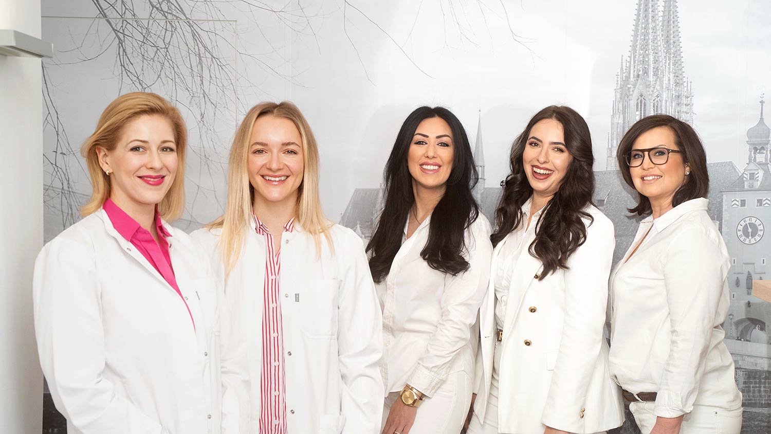 Das lächelnde Team der Ästhetik am Stadtpark